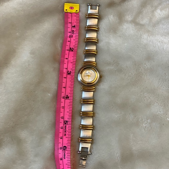 Vintage Etienne Aigner women’s small watch two tone needs battery main image 6